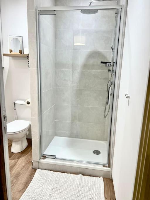 Le Jeanne, Appartement En Duplex Proche Forteresse Et Centre Ville Chinon Exterior photo