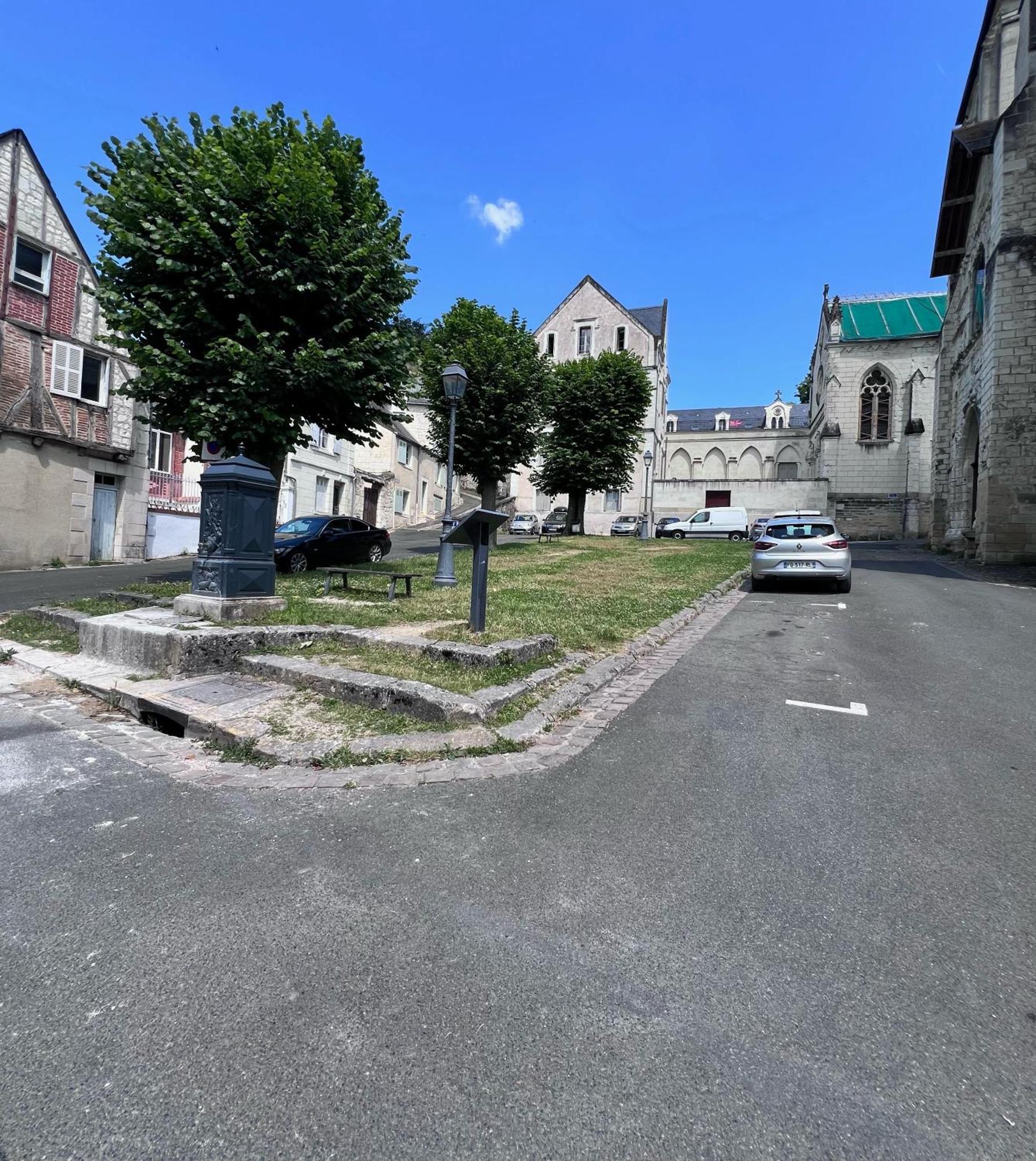 Le Jeanne, Appartement En Duplex Proche Forteresse Et Centre Ville Chinon Exterior photo